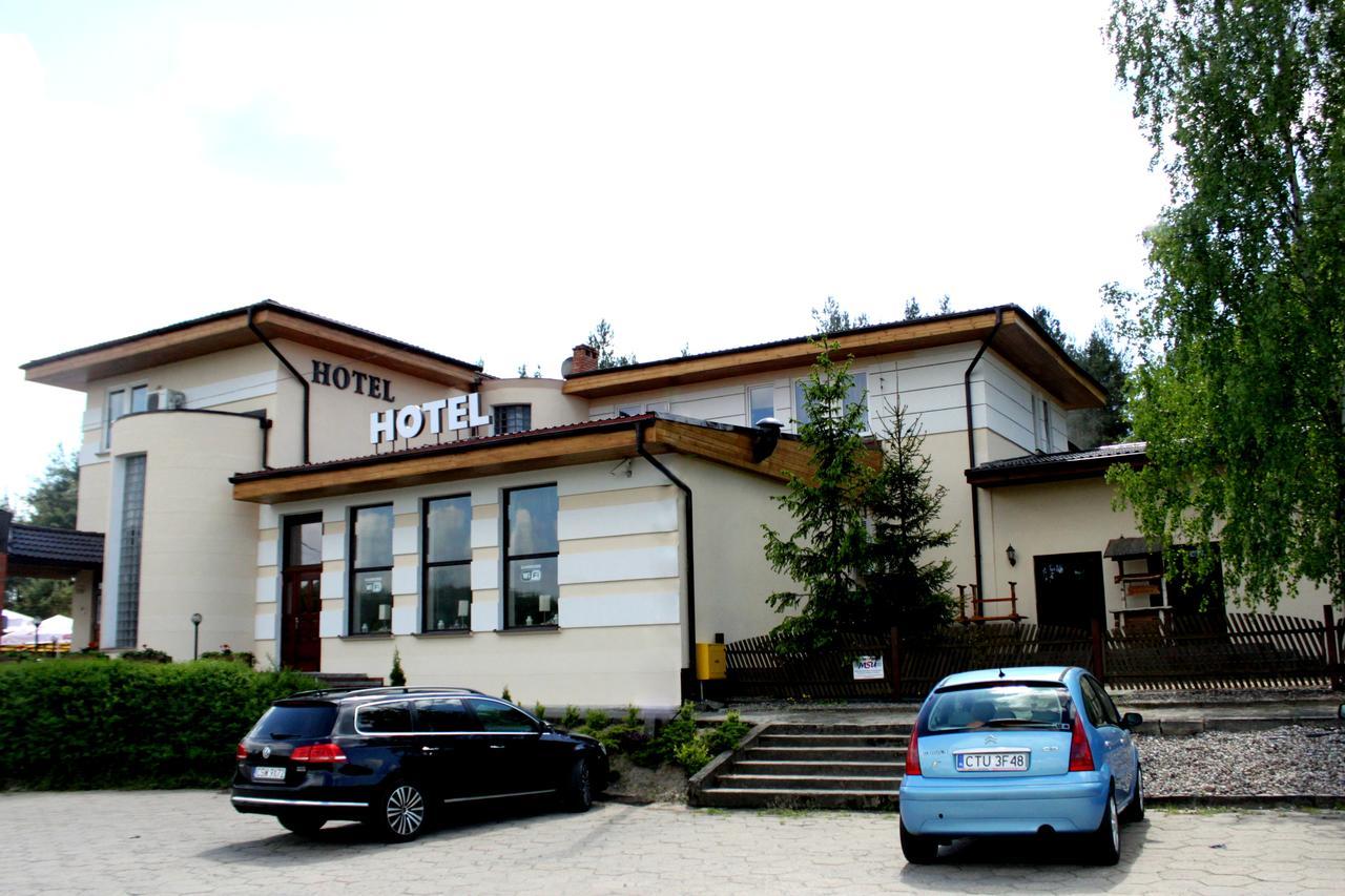 Hotel Pod Jeleniem 图霍拉 外观 照片