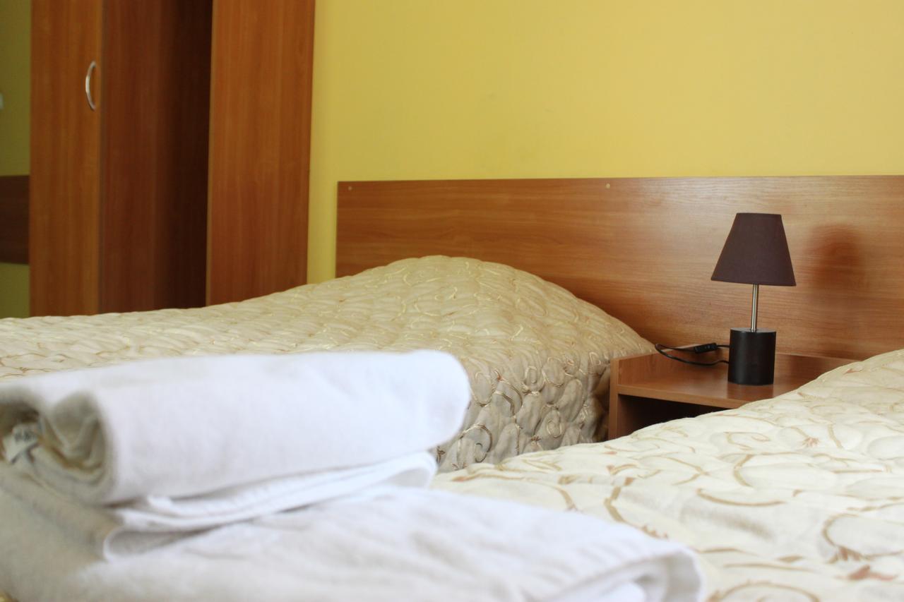 Hotel Pod Jeleniem 图霍拉 外观 照片